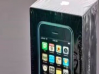 16乔布斯第一次推出iPhone，售价超过500万知道有什么特色吗