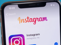 Instagram测试了一种在故事中标记一群人的方法