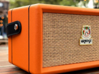 带着Orange强大的便携式扬声器上路