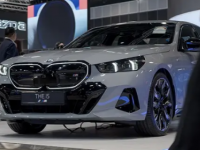 宝马在新加坡推出i5M60和X1M35i